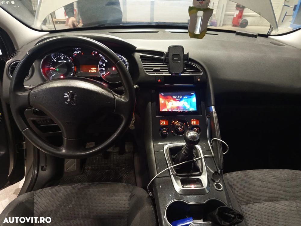 Peugeot 3008 1.6 HDI Confort Pack - 5