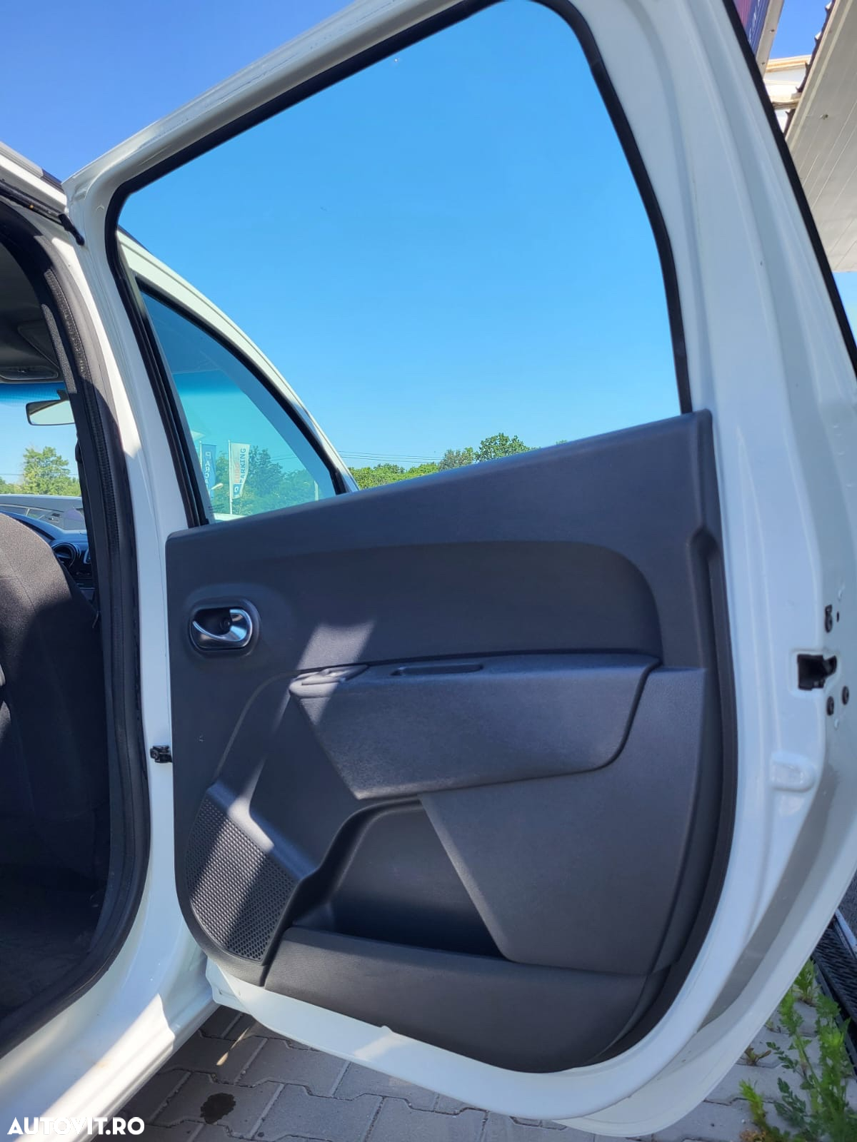 Dacia Lodgy 1.5 Blue dCi Laureate - 18