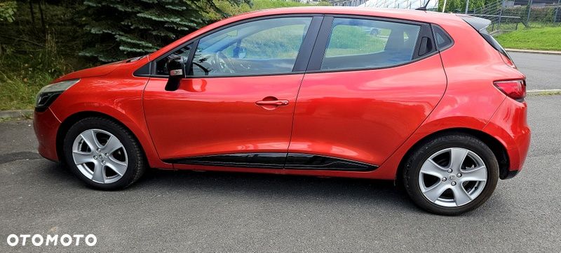 Renault Clio 1.2 16V 75 Expression - 11