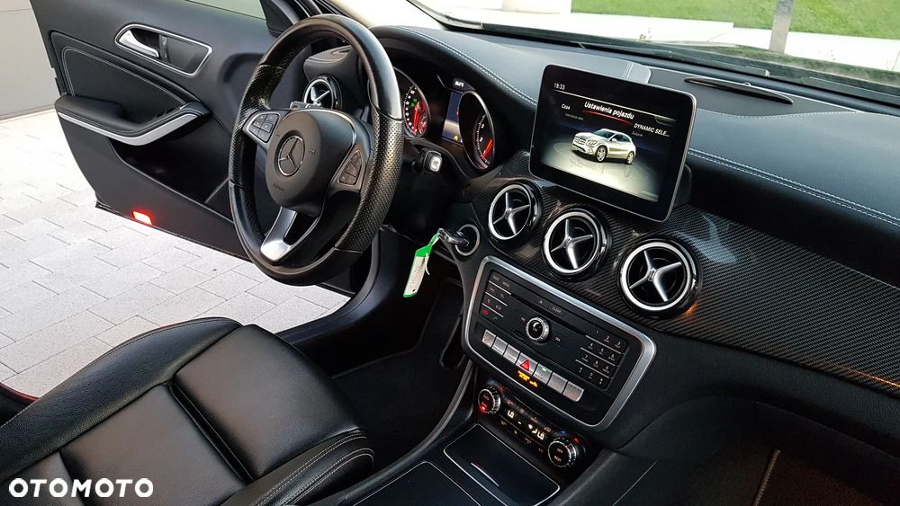 Mercedes-Benz GLA 180 7G-DCT AMG Line - 7