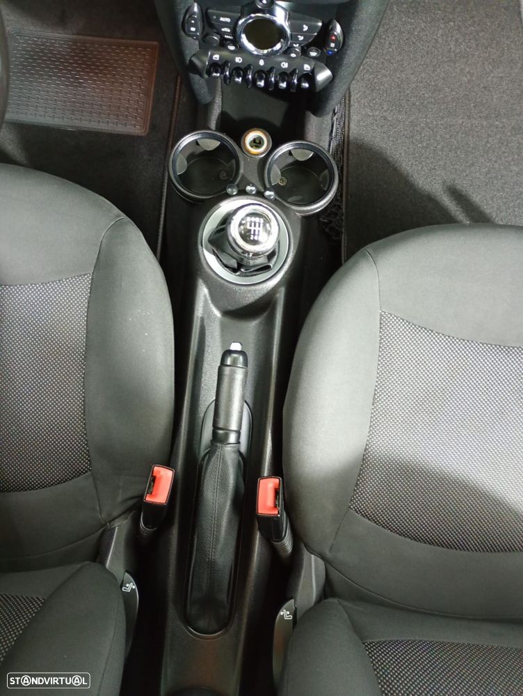 MINI 3 Portas Cooper D - 26
