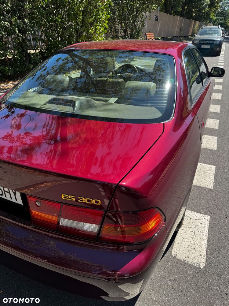Lexus ES - 10