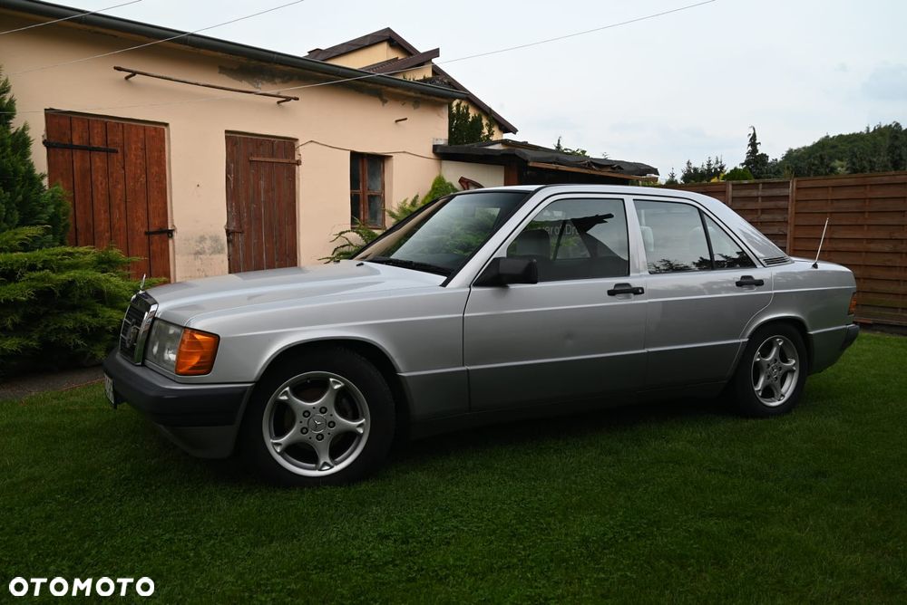 Mercedes-Benz W201 (190) - 3