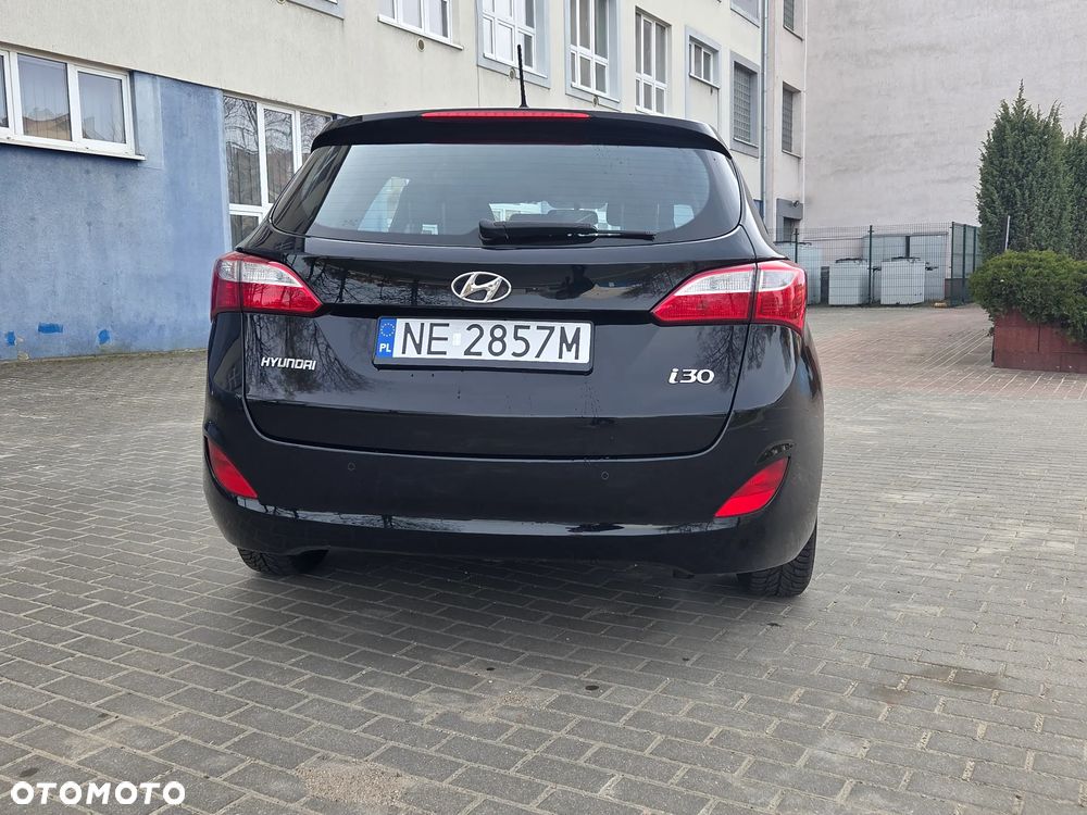 Hyundai i30 blue Kombi 1.6 CRDi Style - 10