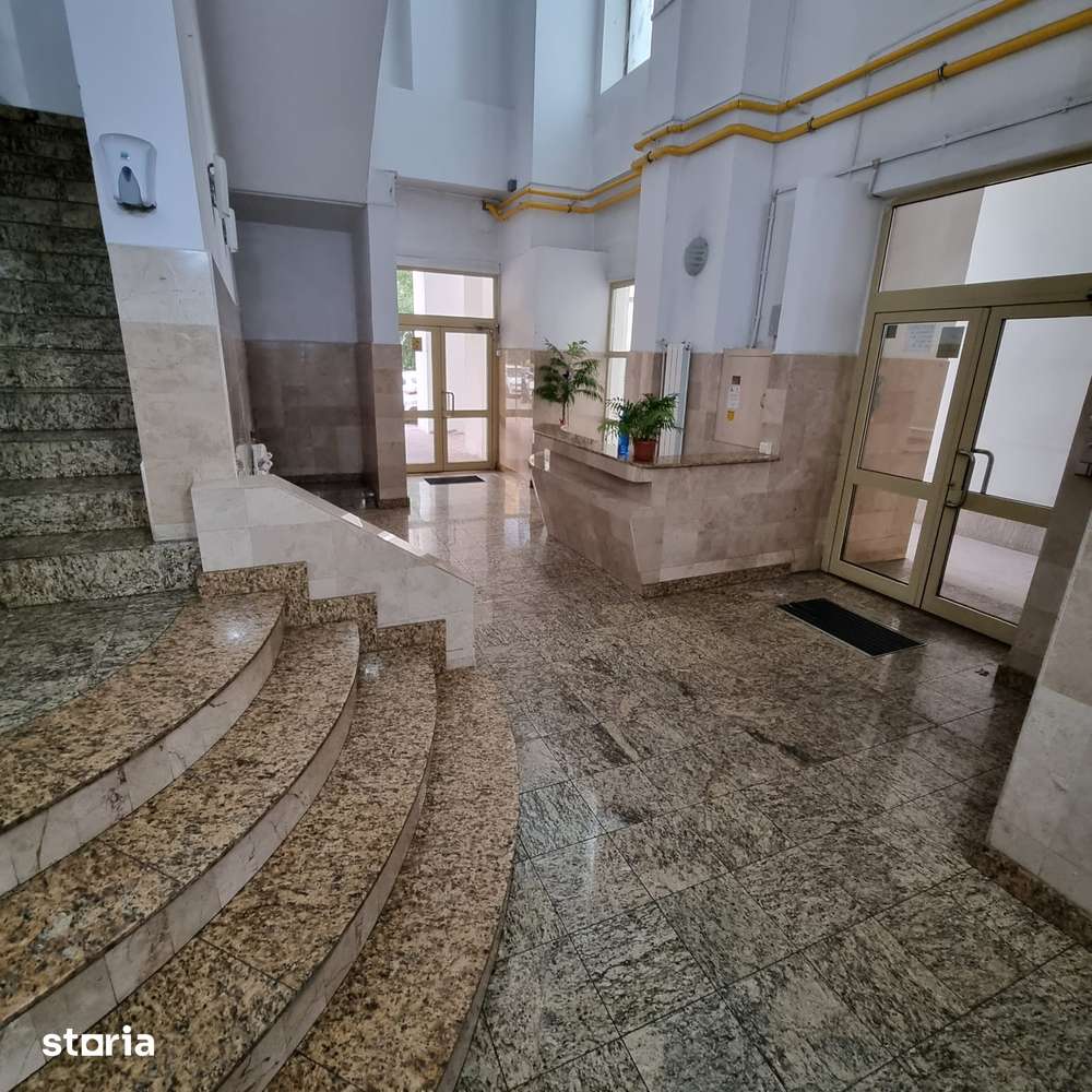 Unirii Bulevard colt cu Nerva Traian, ap. 2 camere pregatit pt mutare — fotografia 1