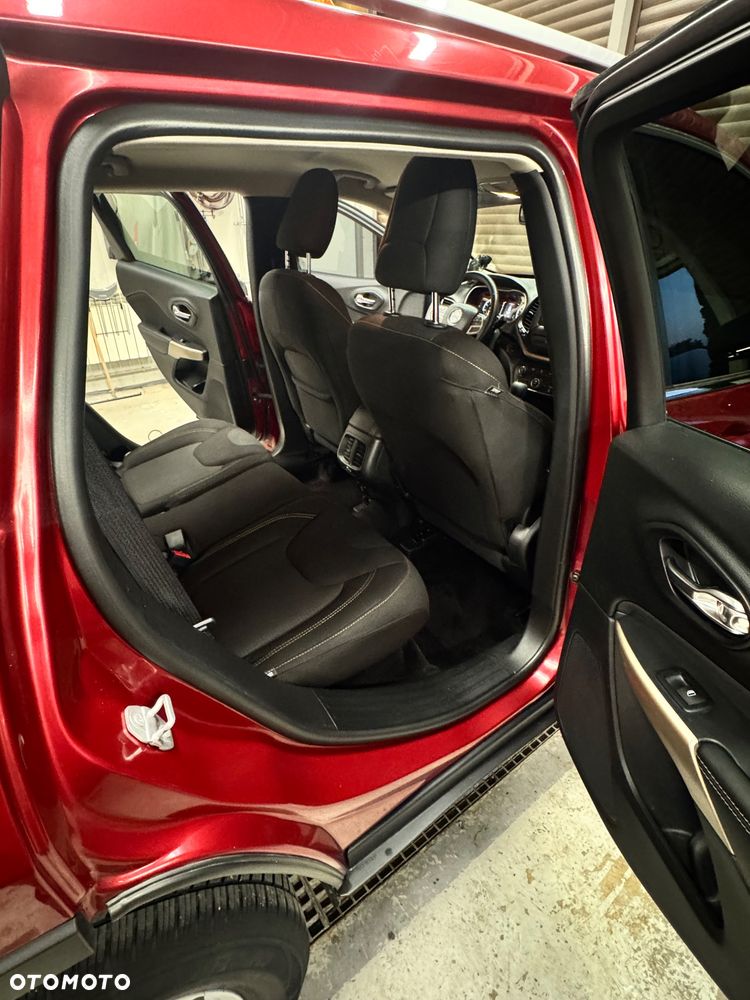 Jeep Cherokee - 10