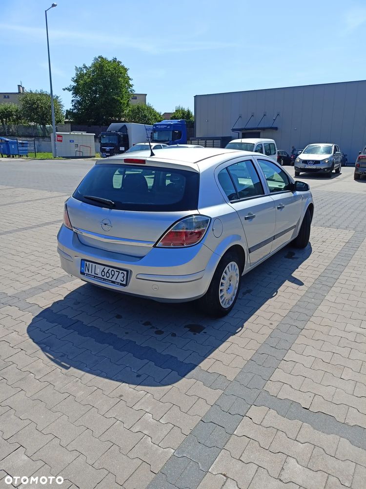 Opel Astra 1.6 Essentia - 5