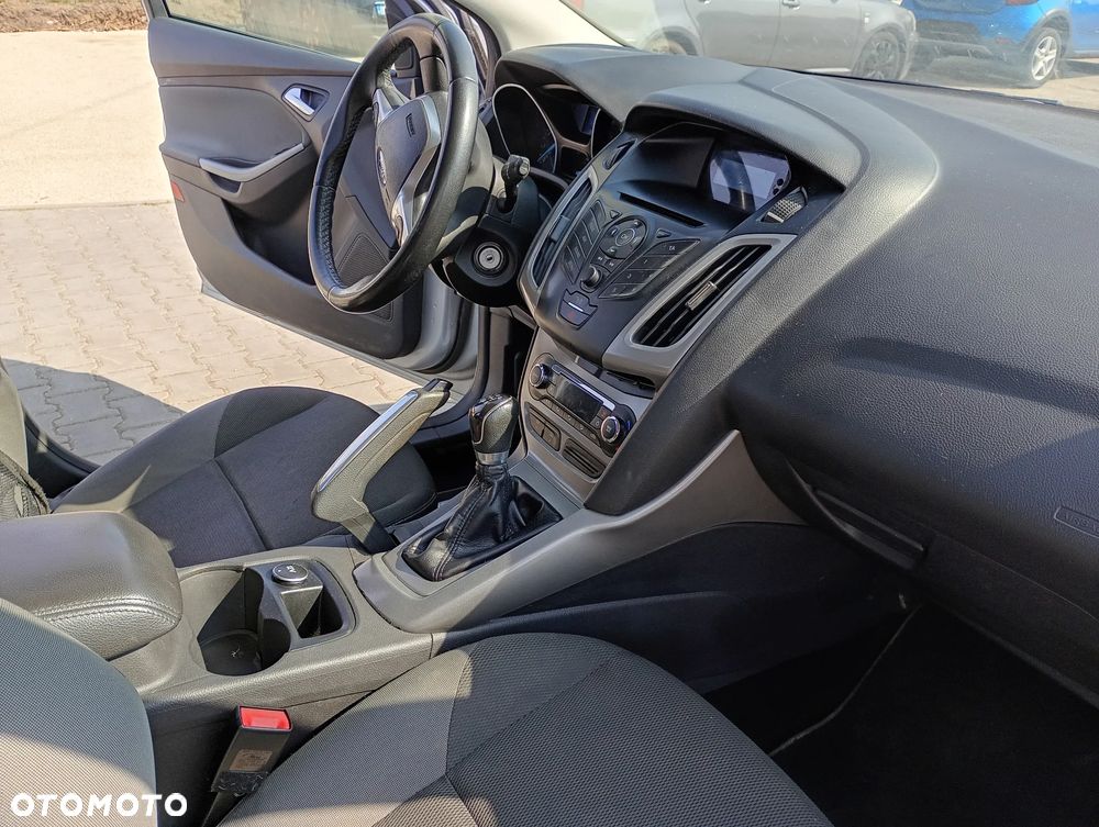 Ford Focus 1.6 Edition - 10