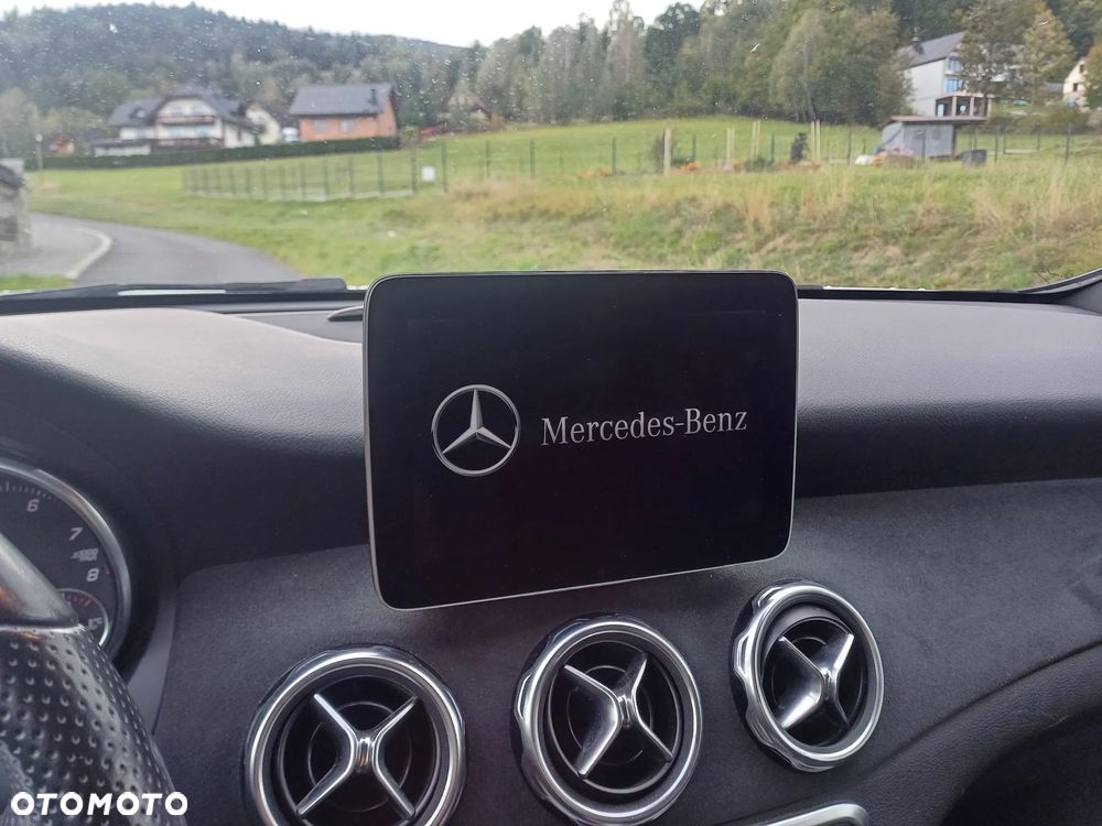 Mercedes-Benz GLA 250 AMG Line - 21