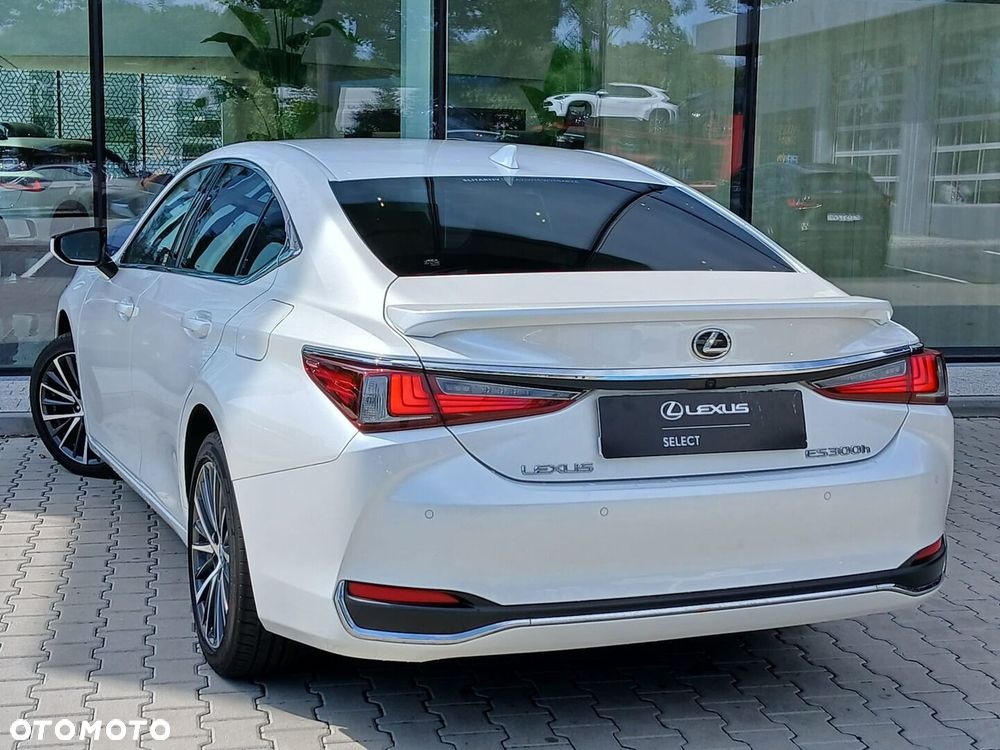 Lexus ES 300h Business Edition - 12