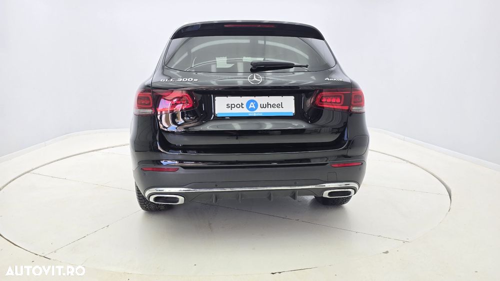Mercedes-Benz GLC 300 e 4MATIC - 9
