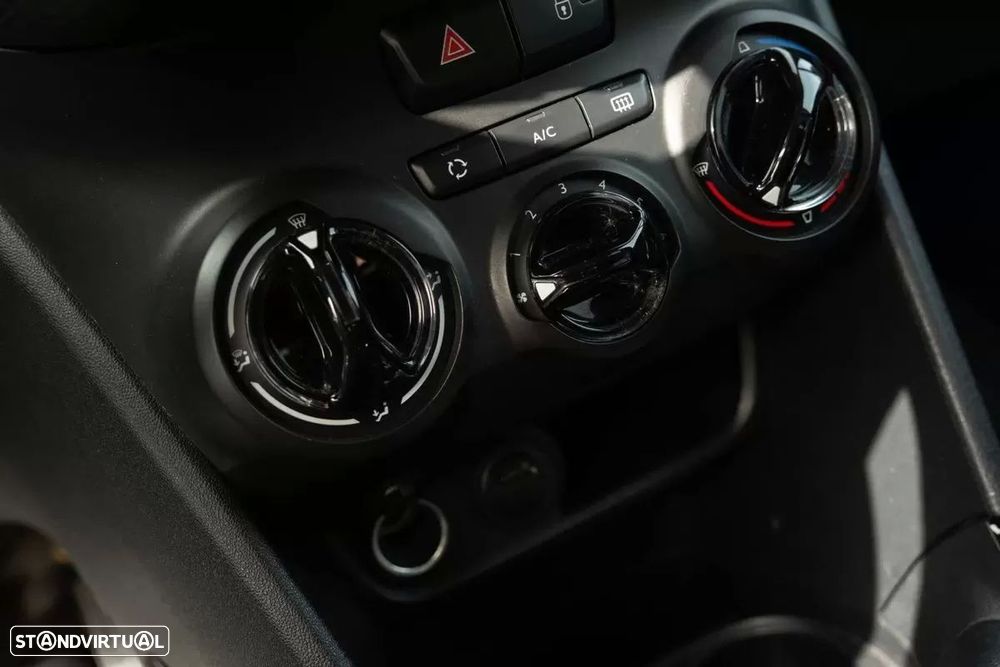 Peugeot 2008 1.2 PureTech Allure - 21