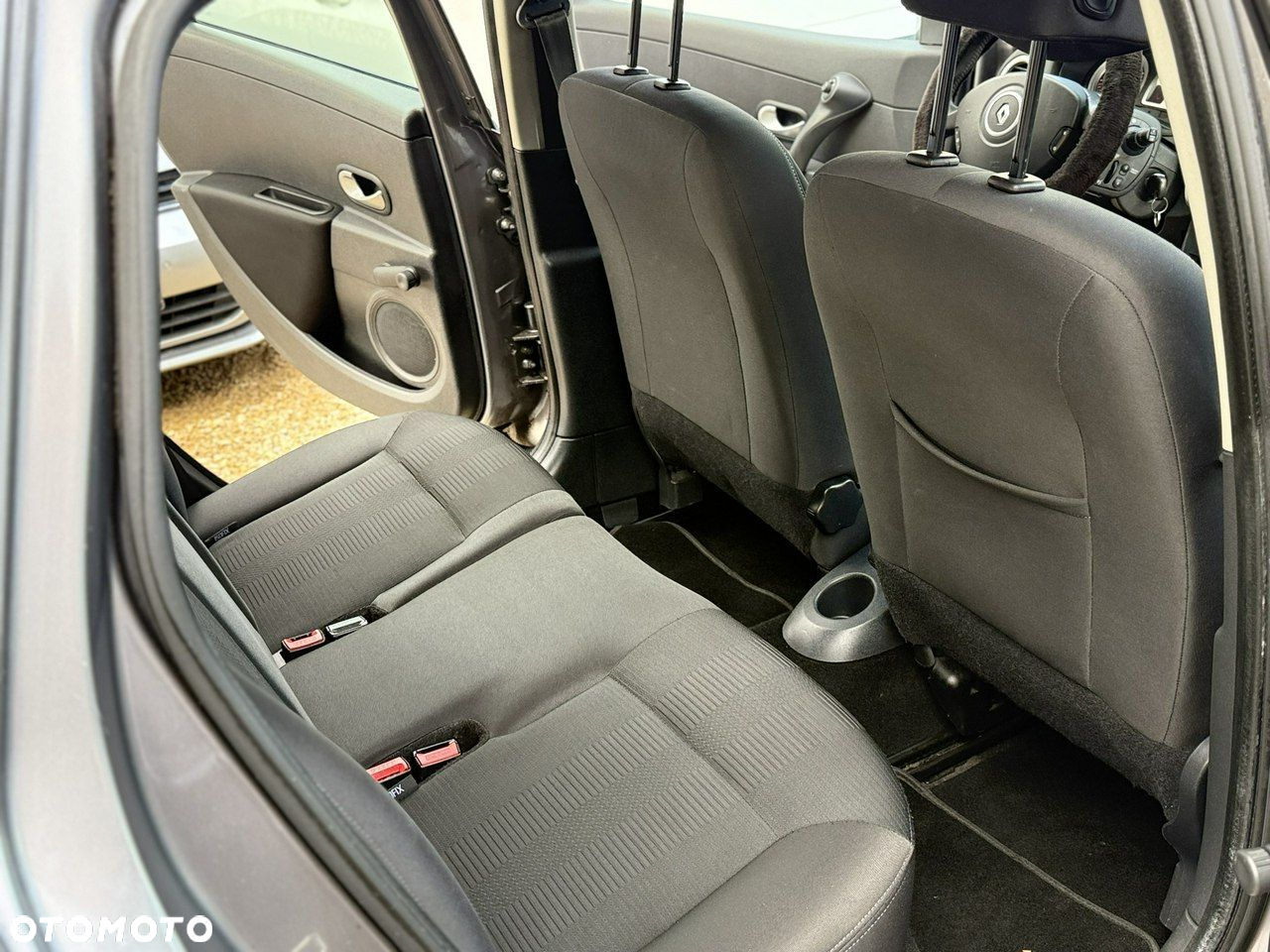 Renault Clio - 25