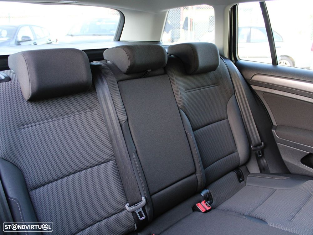 VW Golf Variant 2.0 TDi Confortline - 51