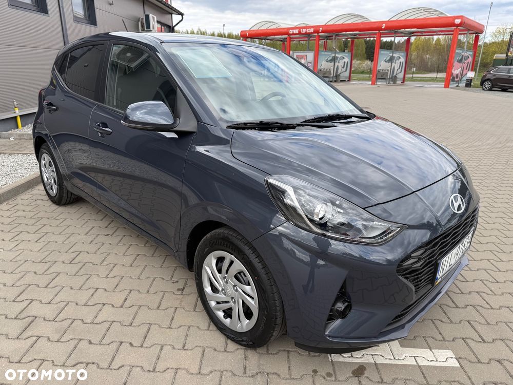 Hyundai i10 1.0 Fifa World Cup Edition - 11