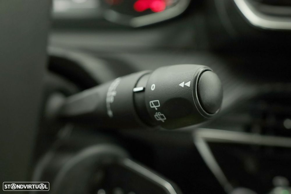 Peugeot 208 1.2 PureTech Active - 19