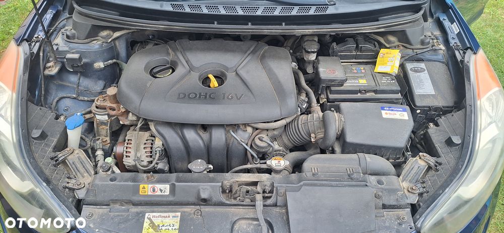 Hyundai Elantra - 11