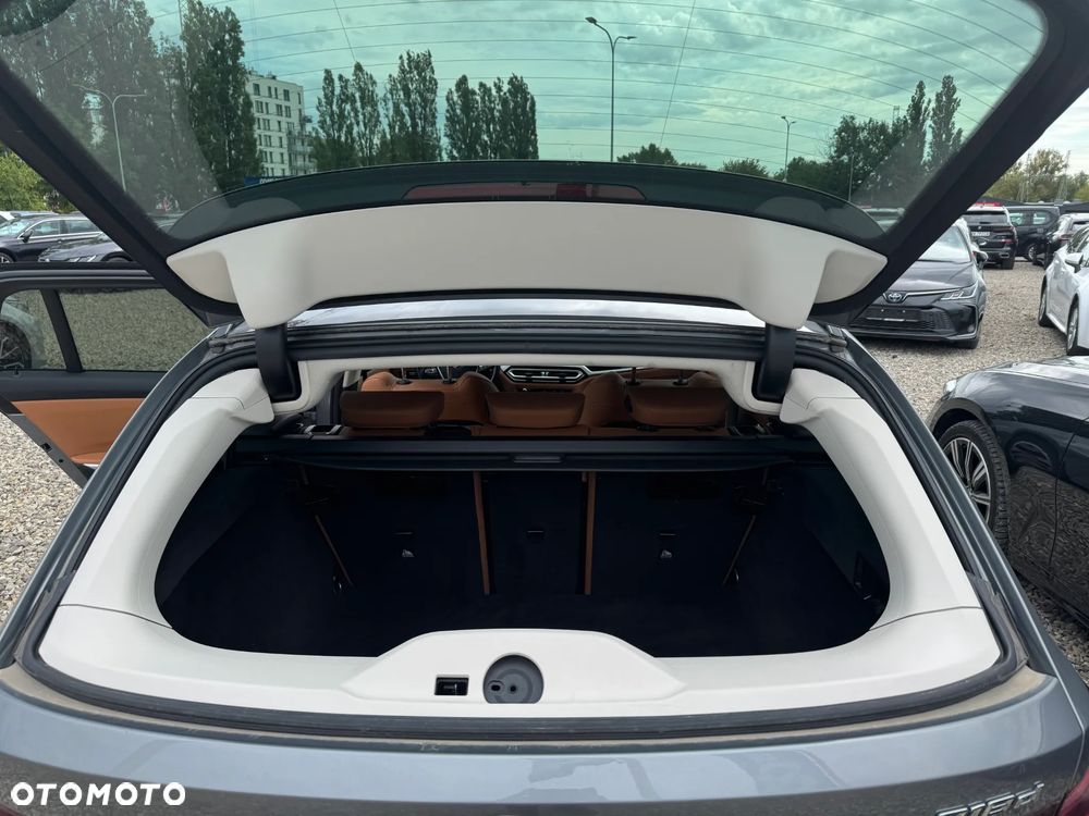 BMW Seria 3 318d MHEV - 29