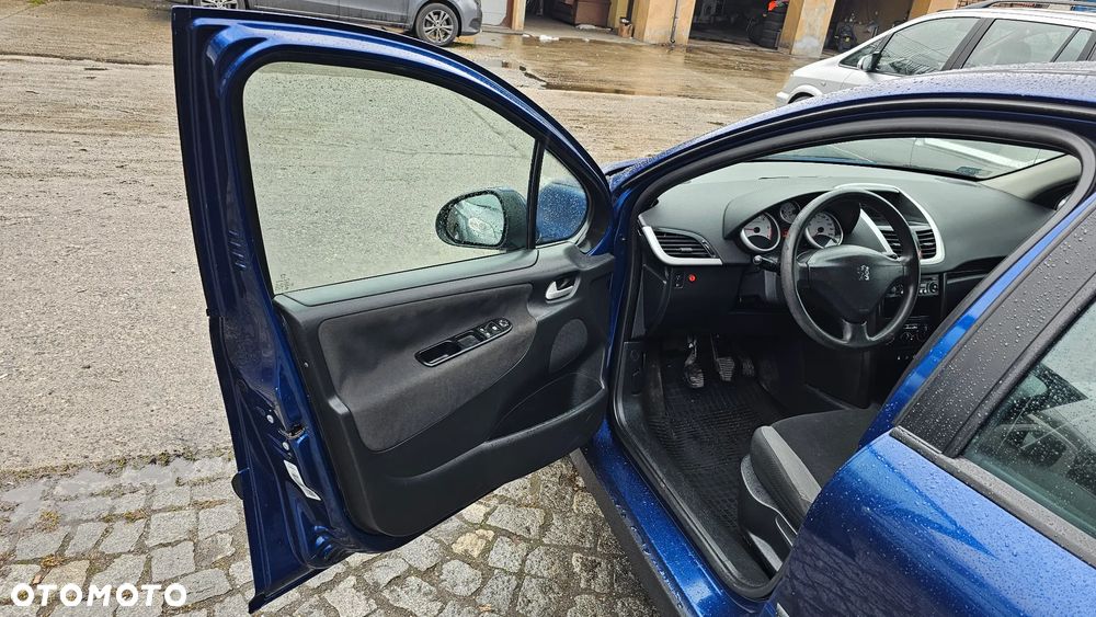 Peugeot 207 1.4 HDi Presence - 10