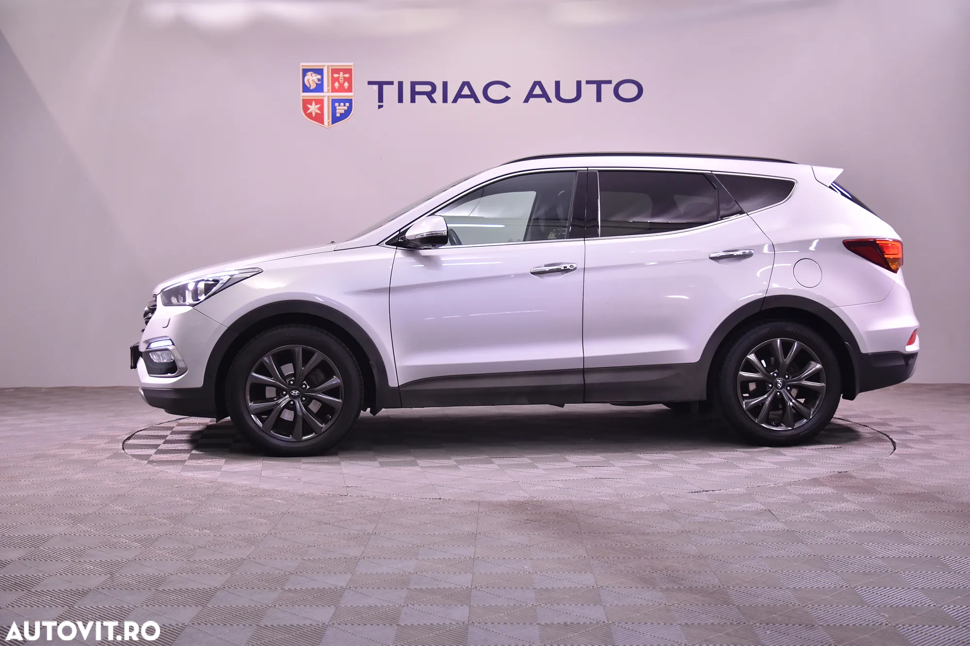 Hyundai Santa Fe - 2