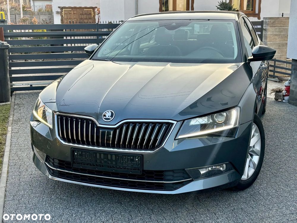 Skoda Superb 2.0 TDI DSG Premium Edition - 34
