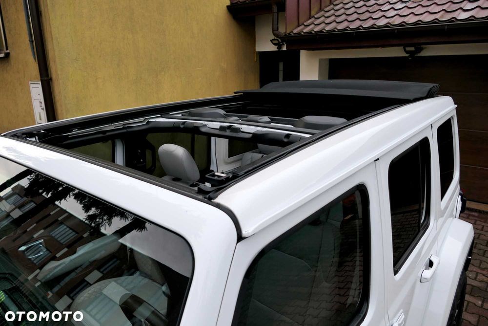 Jeep Wrangler - 8