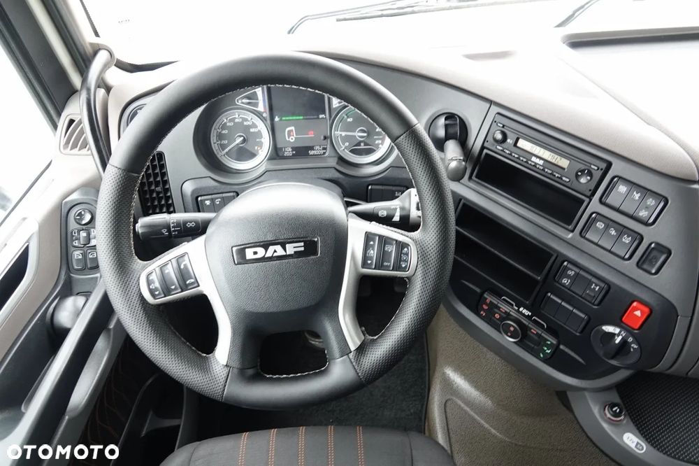 DAF XF 530 / RETARDER / KLIMA POSTOJOWA  / HYDRAULIKA dwuobwodowa  / PO KONTRAKCIE SERWISOWYM - 27