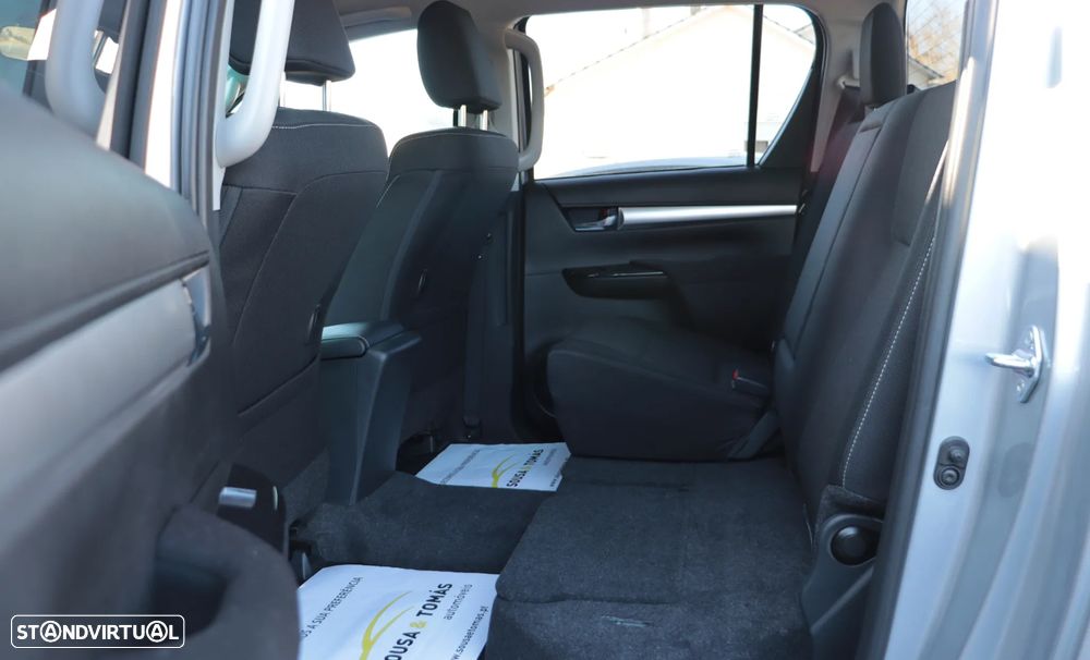 Toyota Hilux 2.4 D-4D 4WD CD CH Aut. - 14