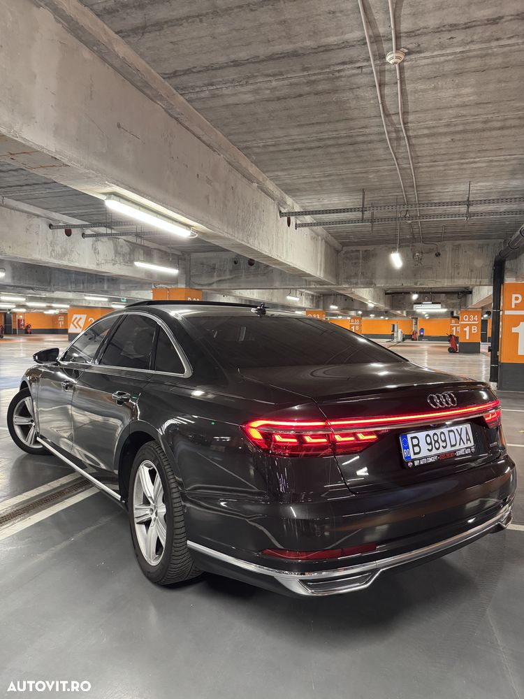 Audi A8 - 8