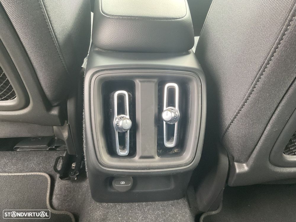 Volvo XC 40 1.5 T3 Momentum - 41