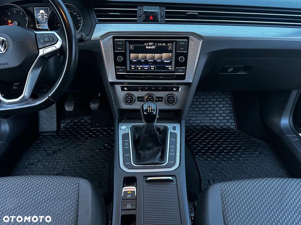 Volkswagen Passat - 15
