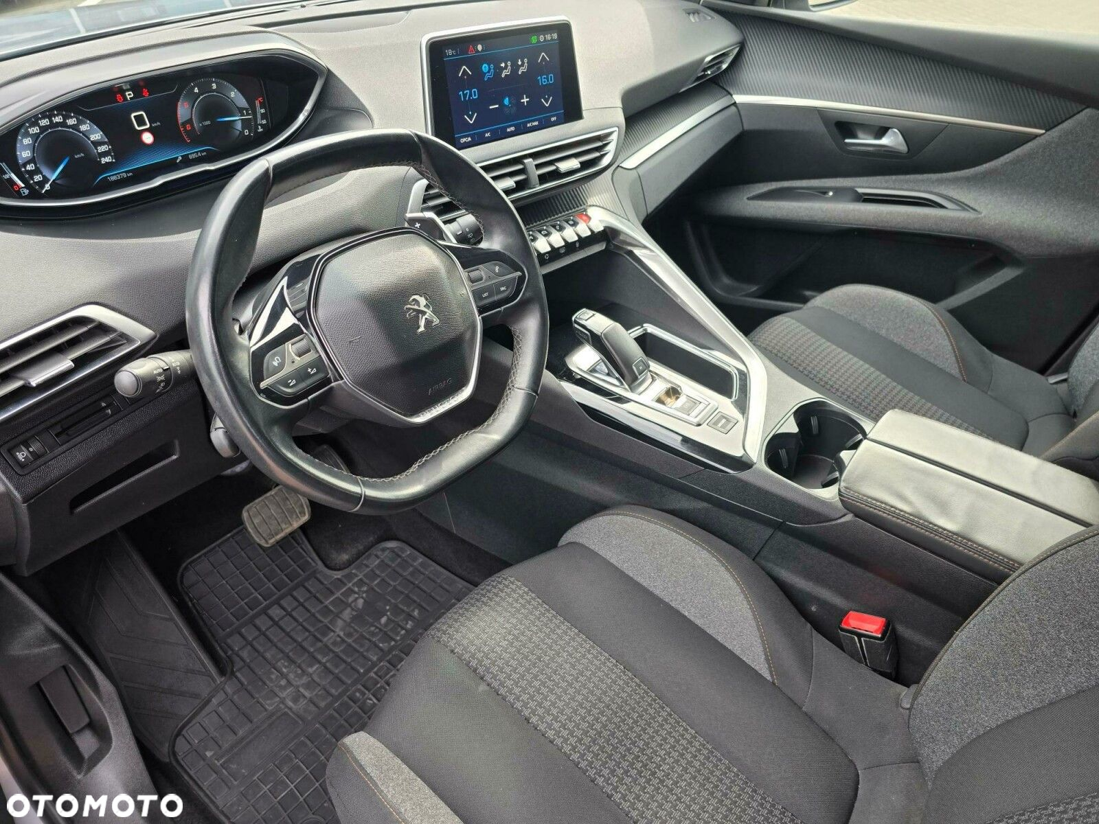 Peugeot 5008 - 10