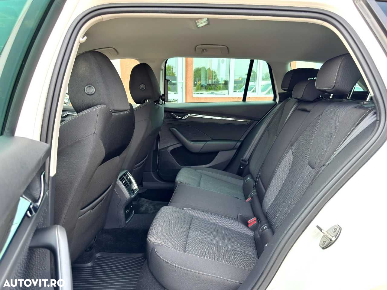 Skoda Octavia 2.0 TDI DSG Style - 11