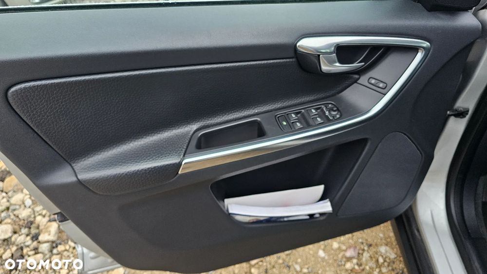 Volvo XC 60 D3 Momentum - 32