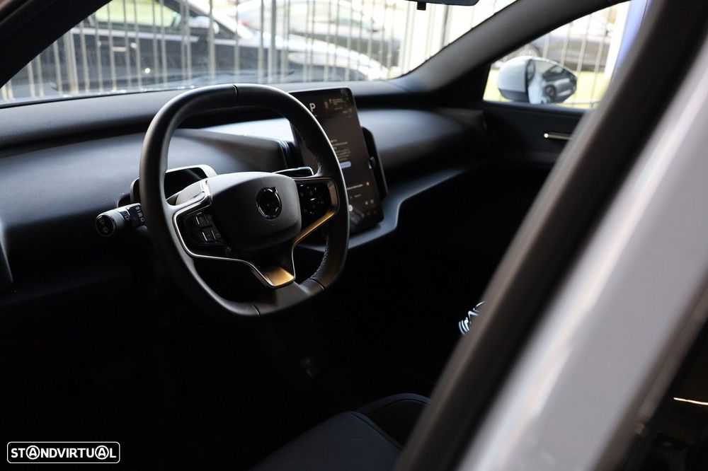 Volvo EX30 69 kWh Single Motor Extended Range Core - 11