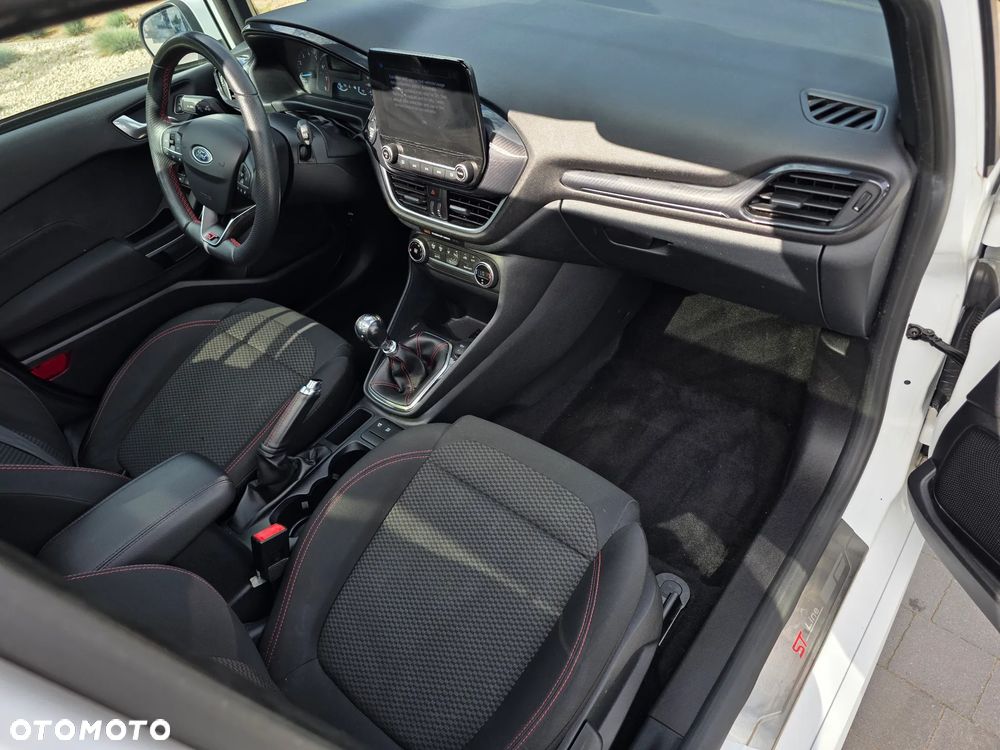 Ford Fiesta 1.0 EcoBoost S&S ST-LINE - 36