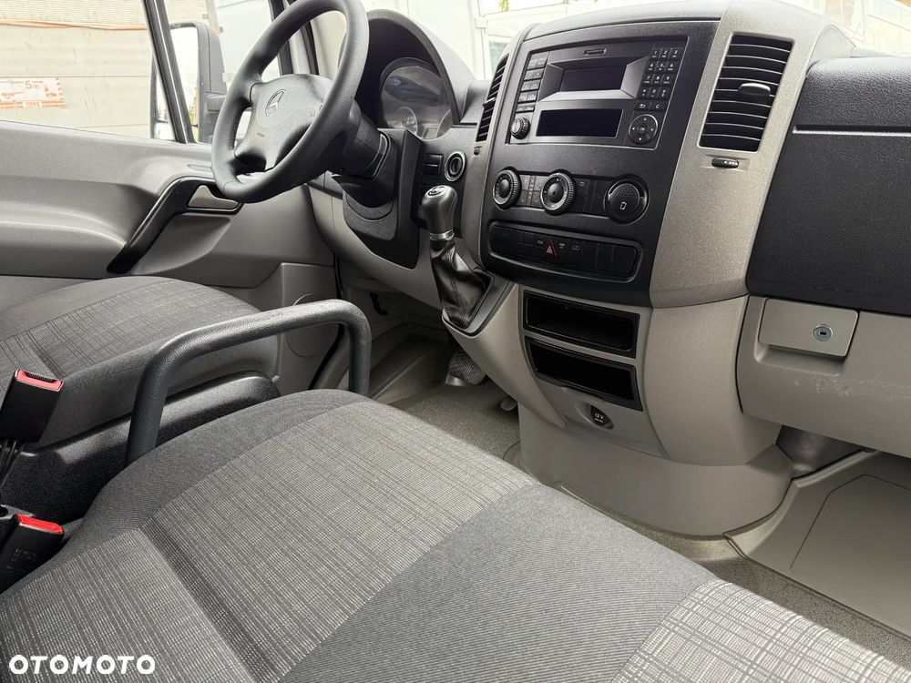 Mercedes-Benz Sprinter 319 Chłodnia Mroźnia Winda - 31