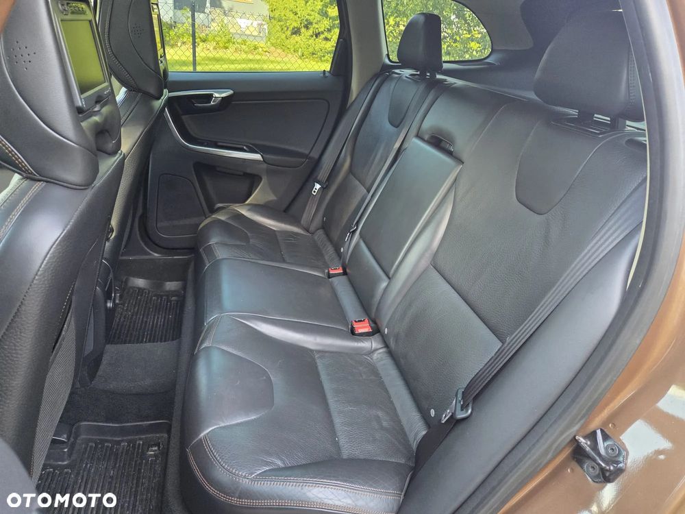 Volvo XC 60 D5 AWD Summum - 22