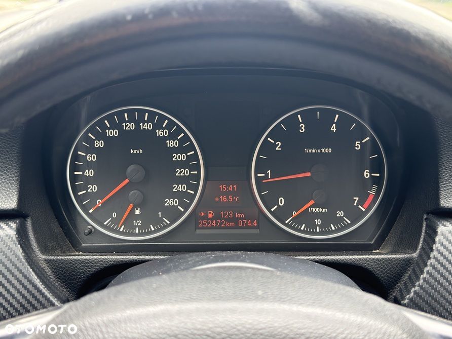 BMW Seria 3 320i - 16