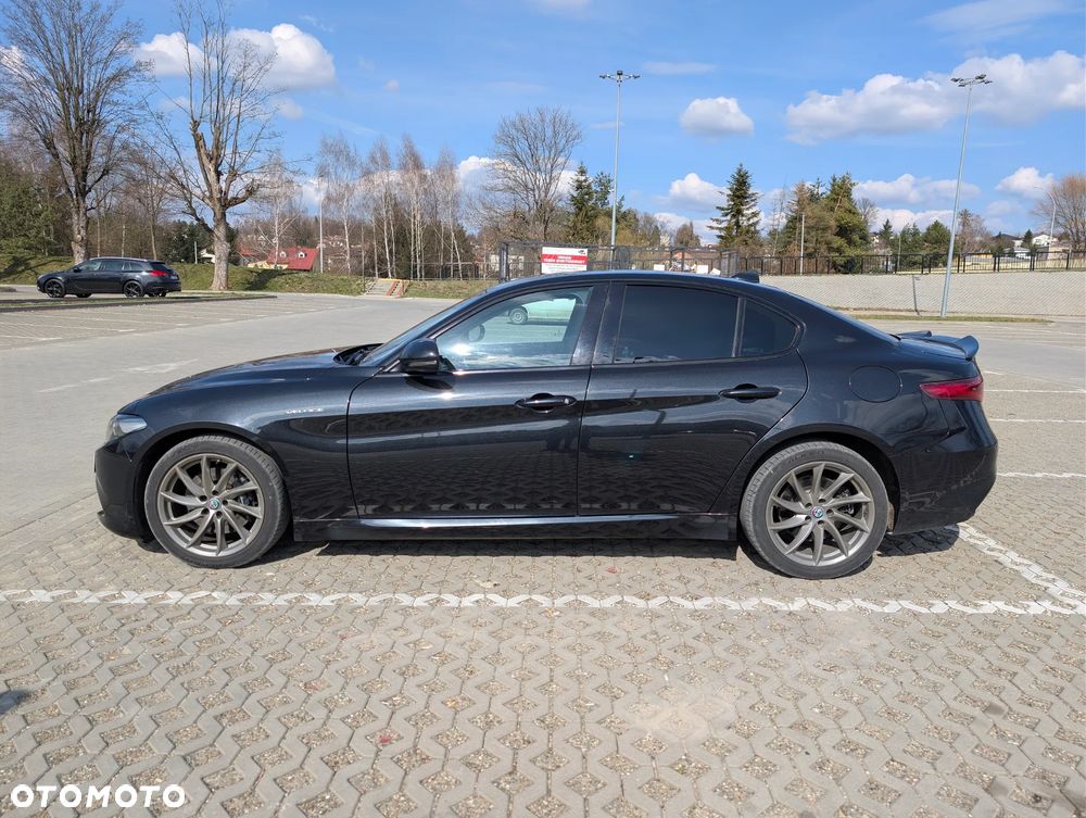 Alfa Romeo Giulia 2.0 Turbo 16V AT8-Q4 Veloce - 5