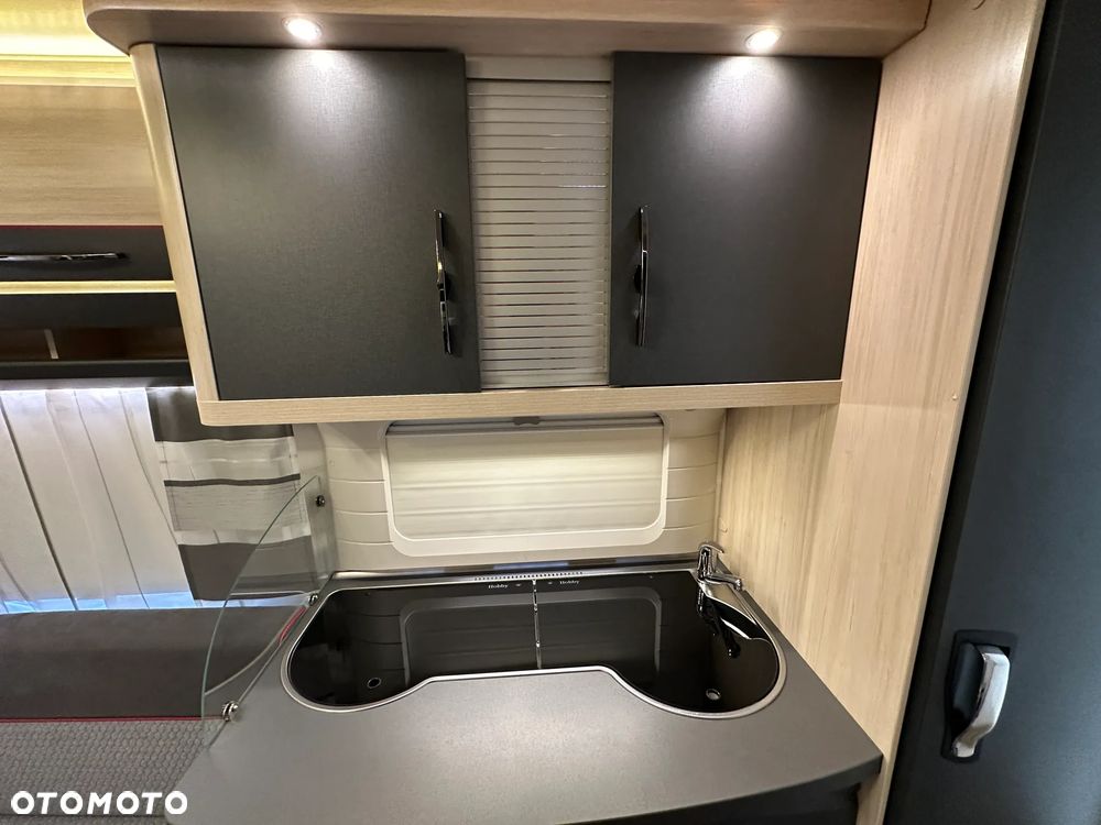 Hobby 460 UFE DE LUX EDITION z napędem i markizą pompowaną. - 20