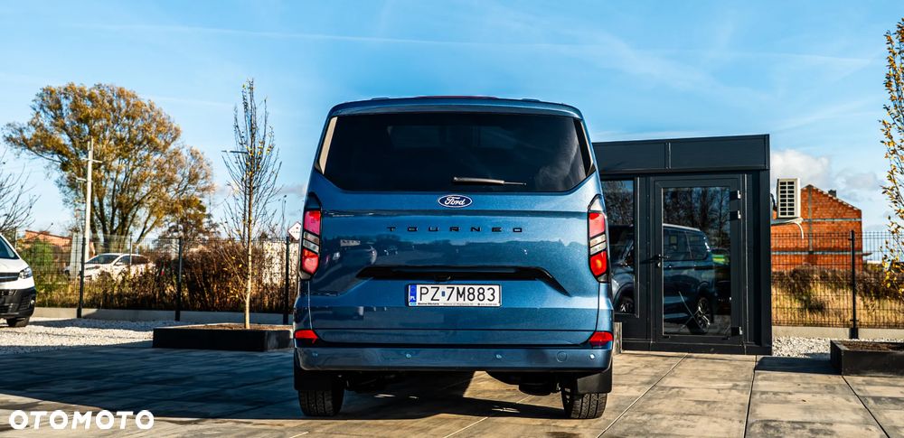 Ford Tourneo Custom - 9