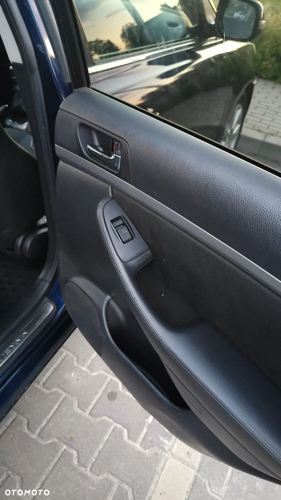 Toyota Avensis 2.0 D-4D Sol - 9