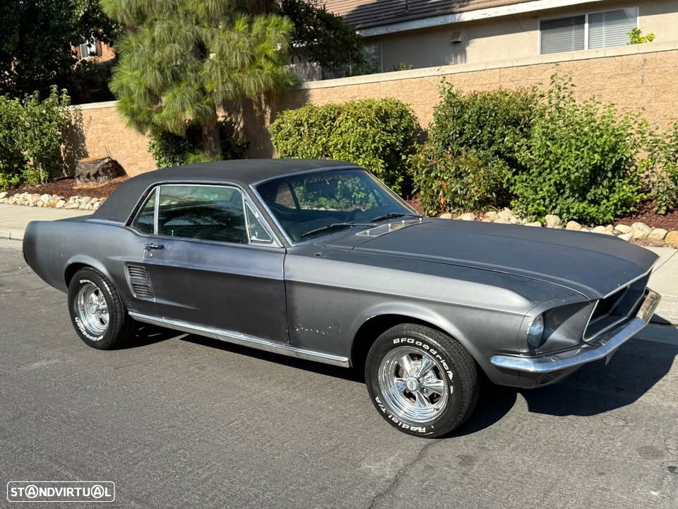 Ford Mustang - 8