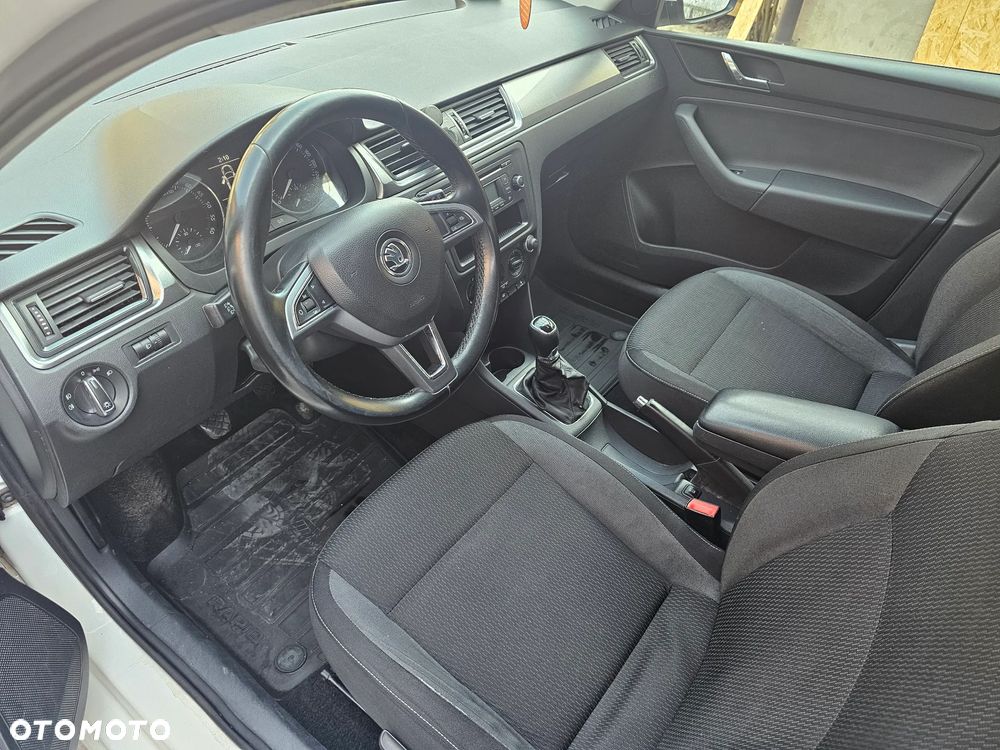 Skoda RAPID 1.6 TDI DPF Ambition - 6