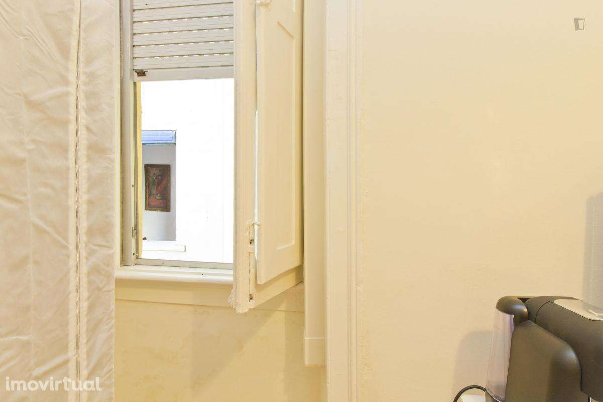 Quarto - localizado em São Sebastião Lisbon - Grande imagem: 3/14