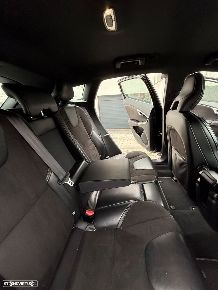 Volvo V40 D2 R Design - 15