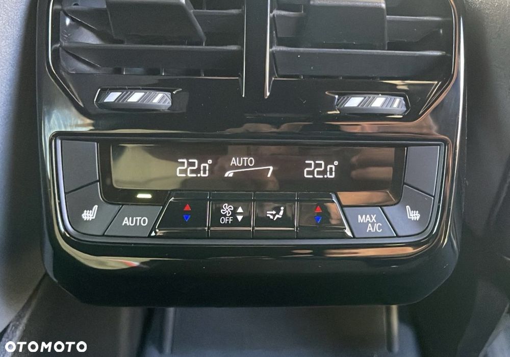BMW iX xDrive45 - 23