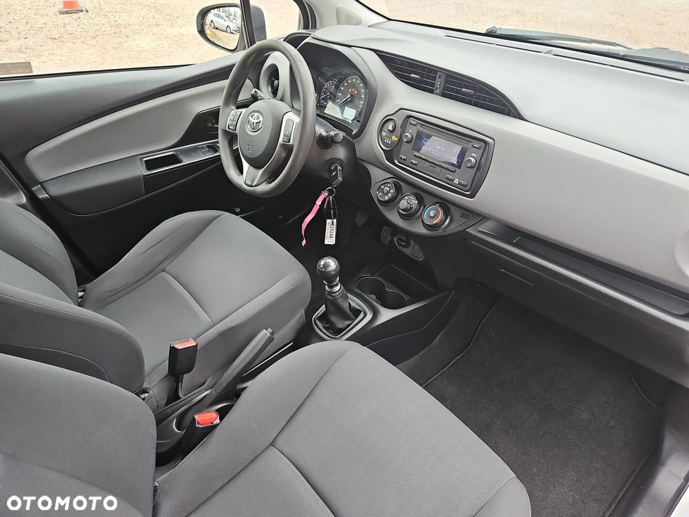 Toyota Yaris - 10