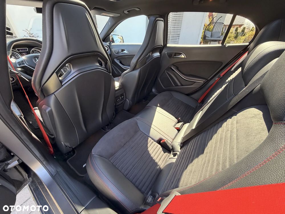Mercedes-Benz GLA 45 AMG 4-Matic Edition 1 - 8